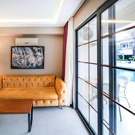 Studio Flat With Pool In Apartment